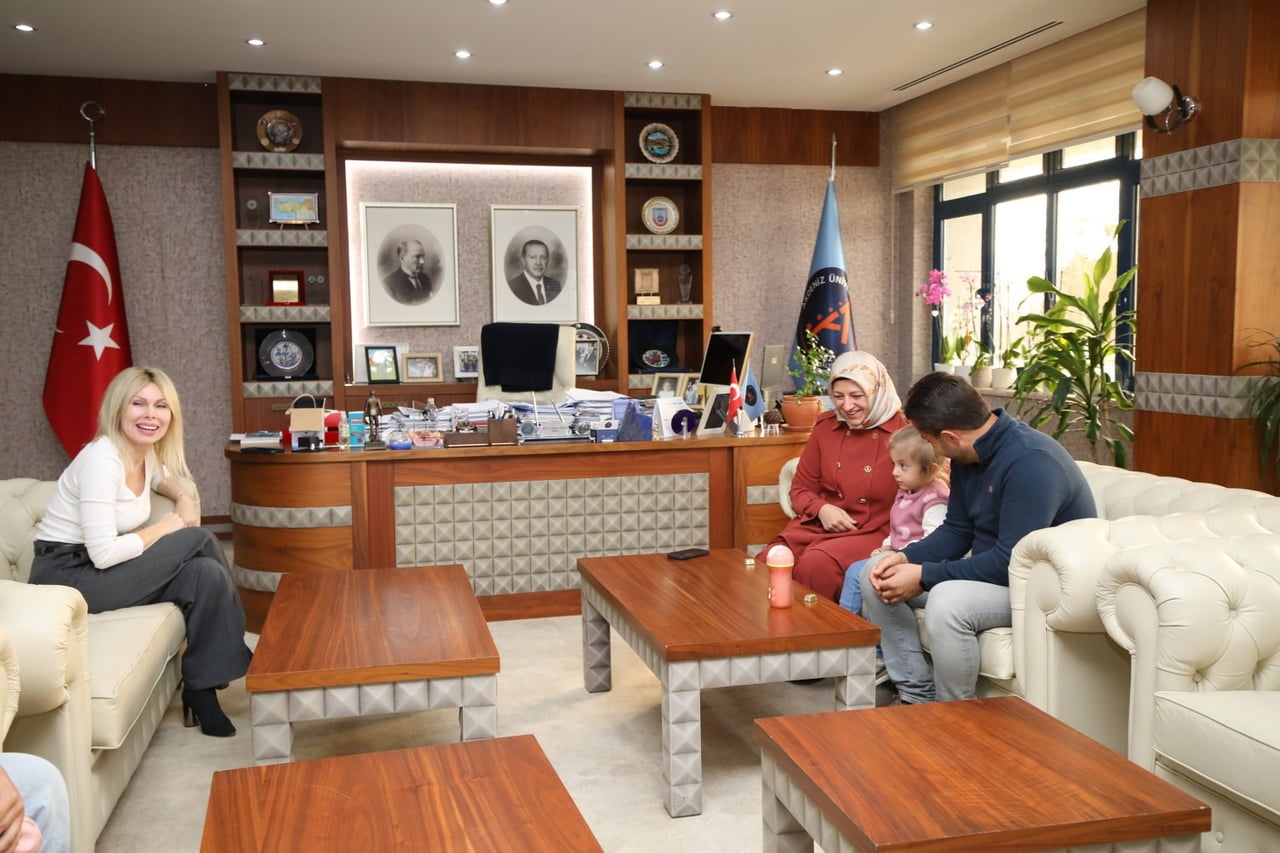 TÜRKİYE'DE İKİNCİ RAHİM NAKLİYLE DÜNYAYA GELEN ÖZLENEN BEBEK, REKTÖR PROF. DR. ÖZLENEN ÖZKAN İLE...