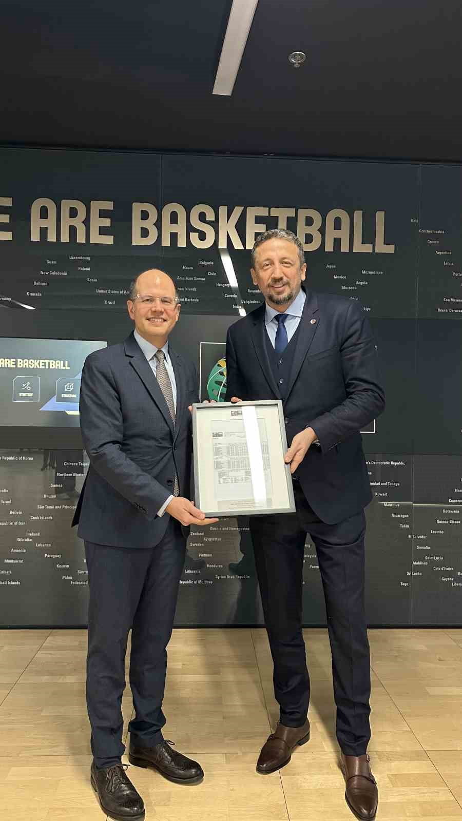 TÜRKİYE BASKETBOL FEDERASYONU (TBF) BAŞKANI HİDAYET TÜRKOĞLU, FIBA GENEL SEKRETERİ ANDREAS...