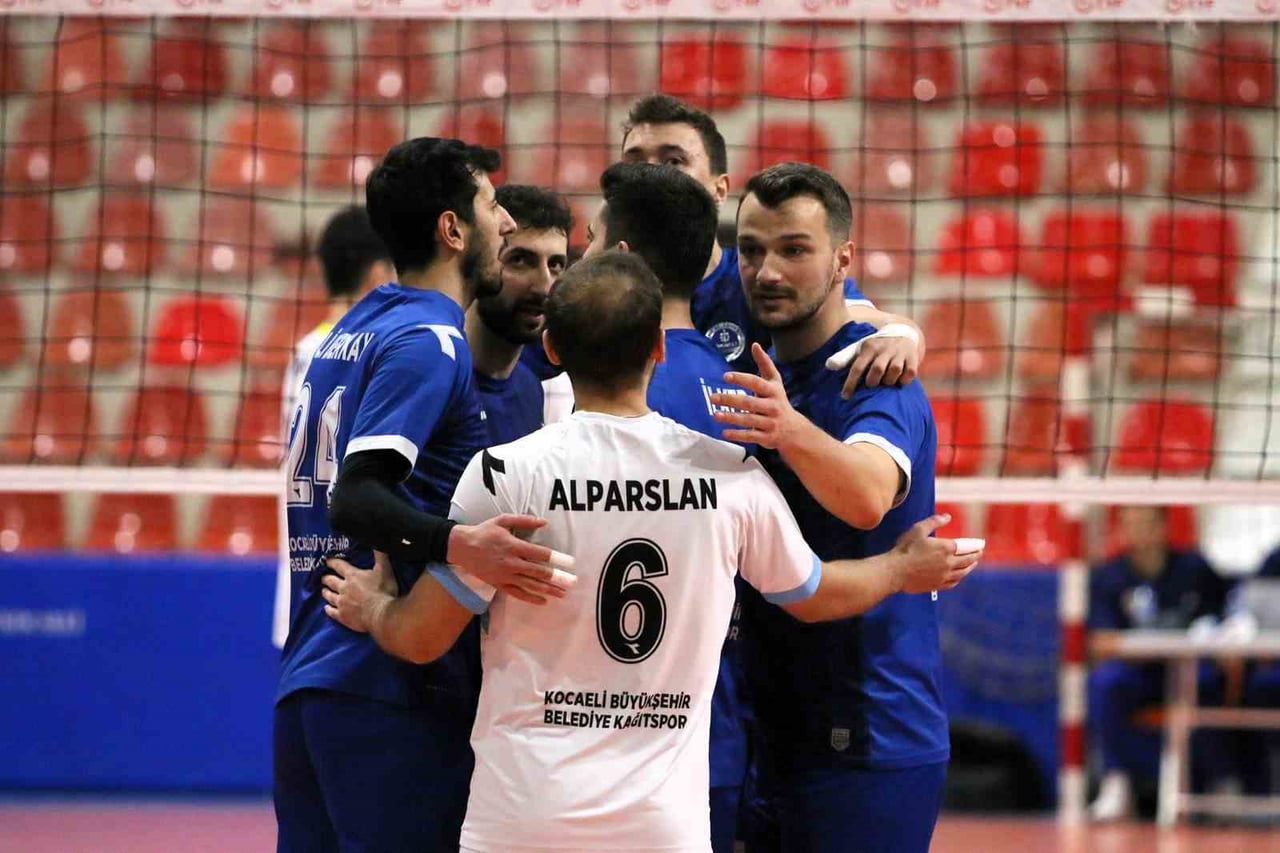 TÜRKİYE ERKEKLER VOLEYBOL 1. LİGİ'NDE MÜCADELE EDEN KOCAELİ BÜYÜKŞEHİR BELEDİYESİ KAĞITSPOR...