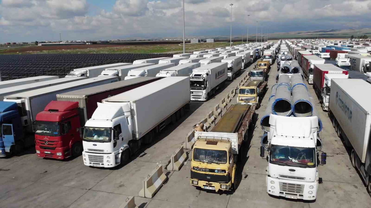 TÜRKİYE’NİN EN ÖNEMLİ SINIR KAPILARINDAN BİRİ OLAN ŞIRNAK’IN SİLOPİ İLÇESİNDEKİ HABUR SINIR...