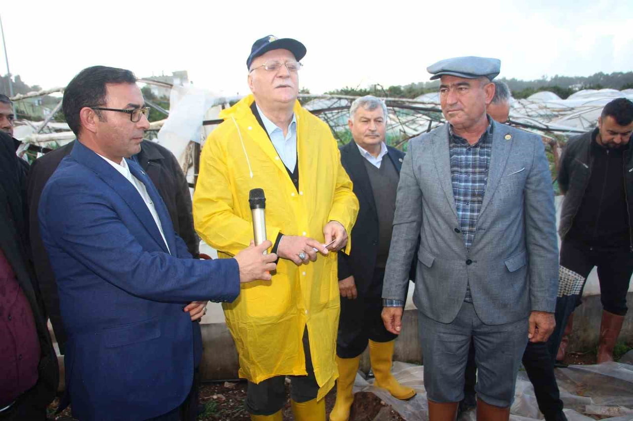 TÜRKİYE ZİRAAT ODALARI BİRLİĞİ GENEL BAŞKANI ŞEMSİ BAYRAKTAR, ANTALYA’NIN KUMLUCA İLÇESİNDE SEL VE...