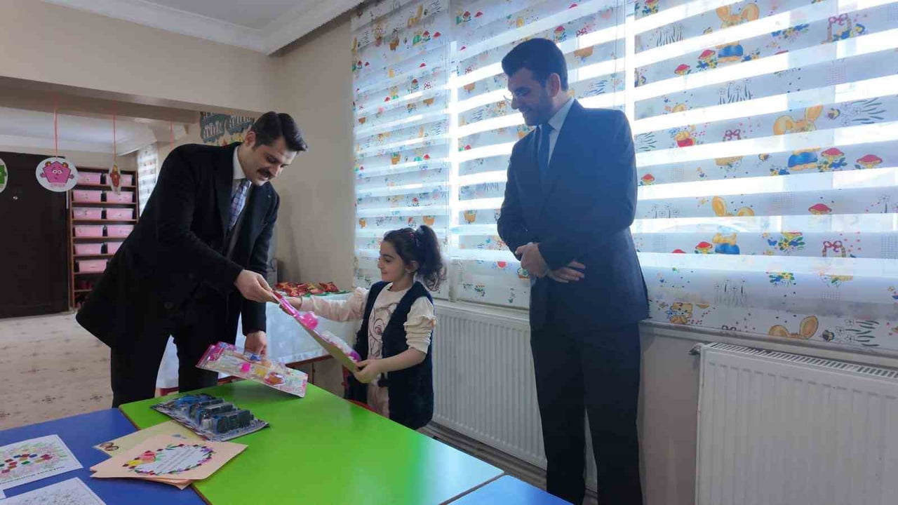 TUZLUCA KAYMAKAMI ABDÜLLATİF YILMAZ, İLÇE MÜFTÜLÜĞÜ BÜNYESİNDE EĞİTİM FAALİYETLERİNİ SÜRDÜREN 4-6...