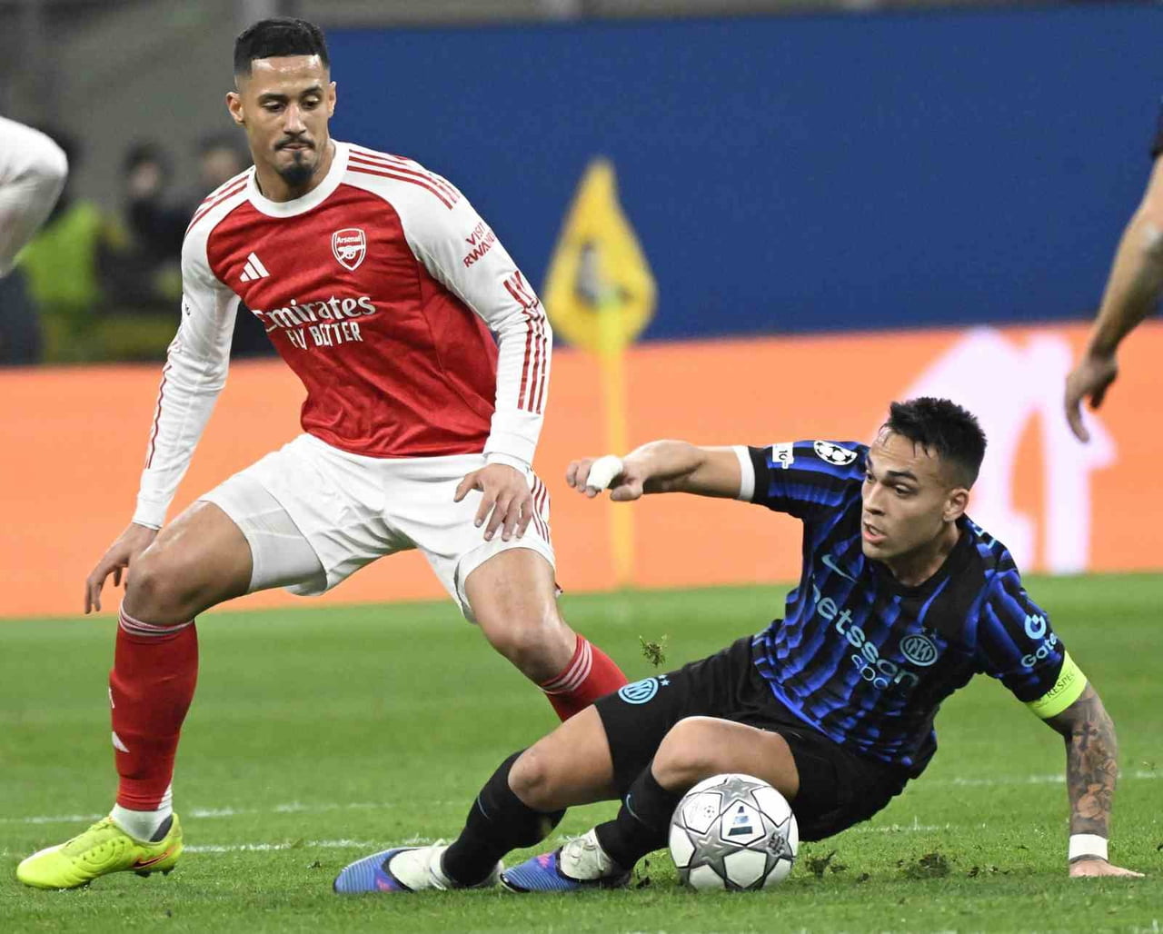 UEFA ŞAMPİYONLAR LİGİ INTER 1-3 ARSENAL