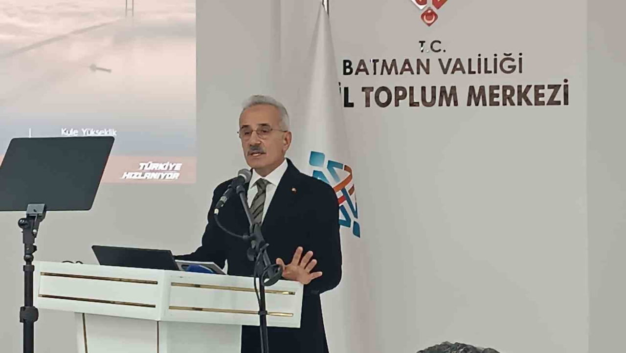 ULAŞTIRMA VE ALTYAPI BAKANI ABDULKADİR URALOĞLU, BATMAN’DA SİVİL TOPLUM KURULUŞLARININ...