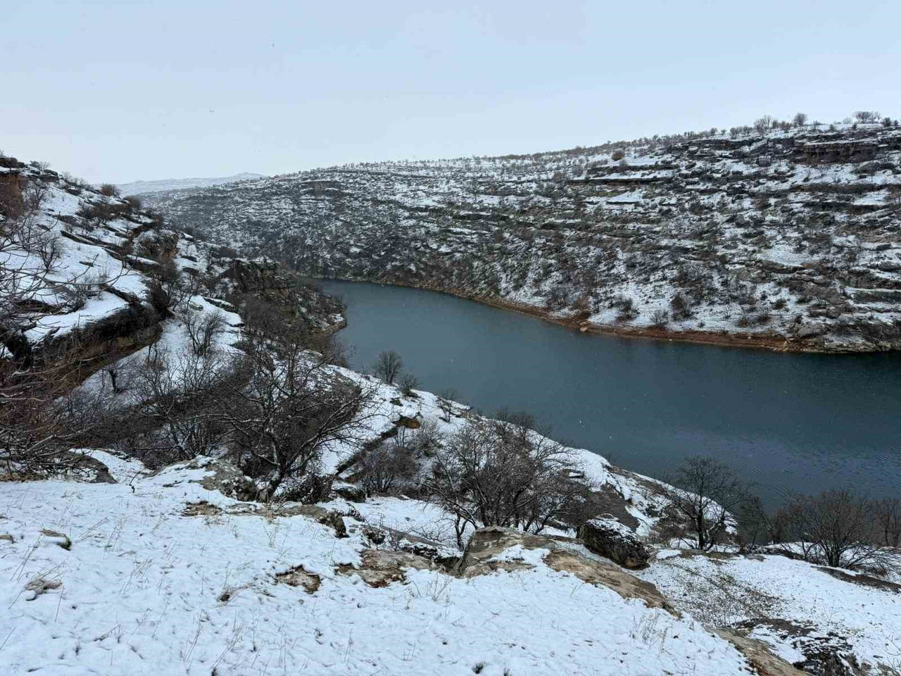 VADİ VE ŞELALELER, DOĞA TURİZMİ AÇISINDAN ÖNEMLİ BİR POTANSİYEL BARINDIRIYOR.