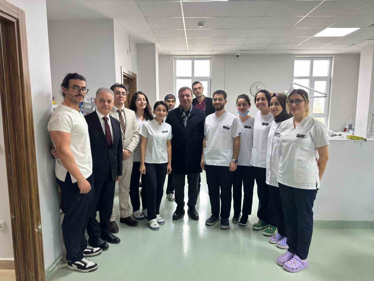 VALİ AYDOĞDU’DAN AĞIZ VE DİŞ SAĞLIĞI HASTANESİ’NE ZİYARET