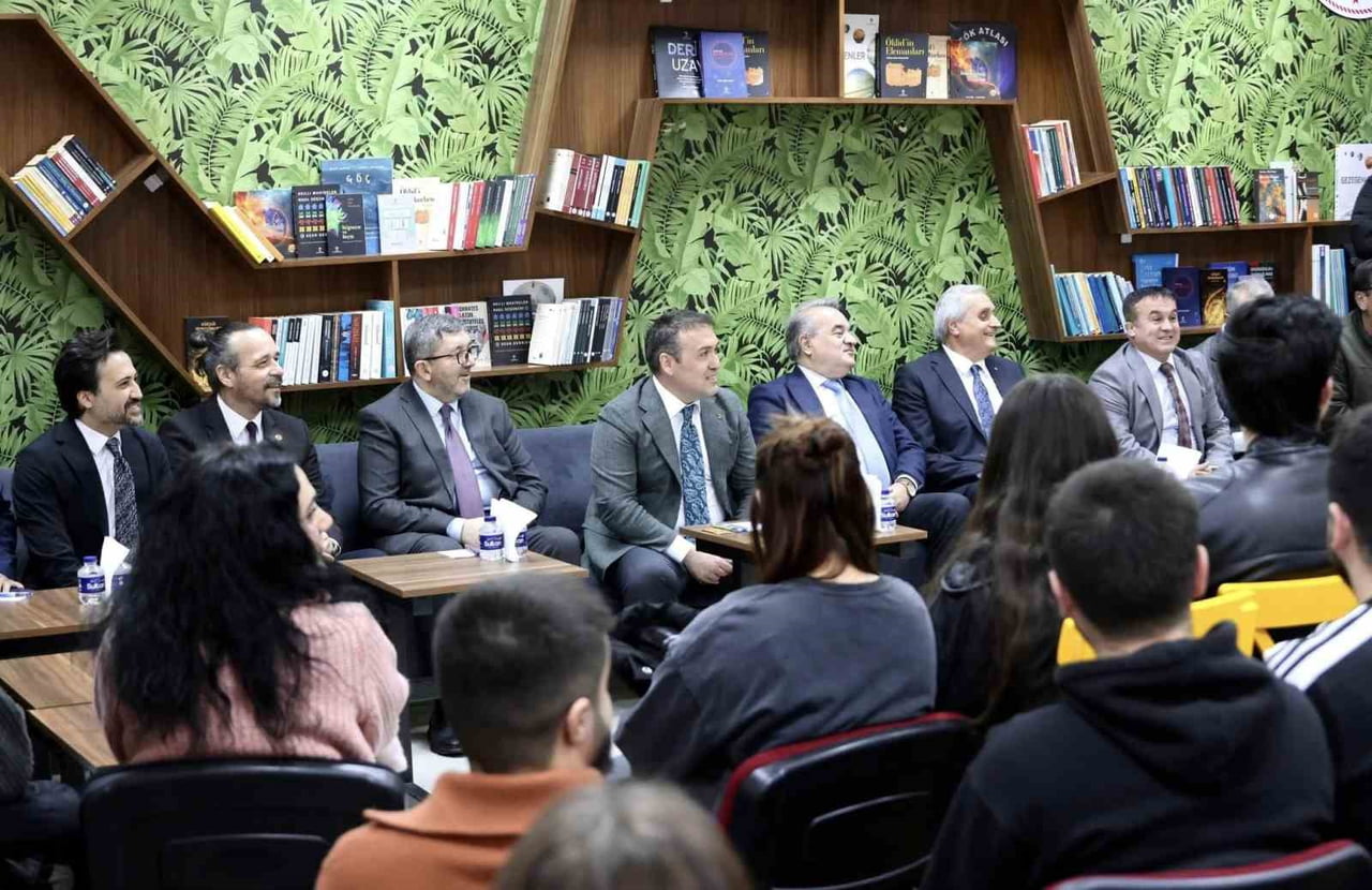 VALİ SÖZER, BOZÜYÜK MYO ÖĞRENCİLERİYLE BULUŞTU