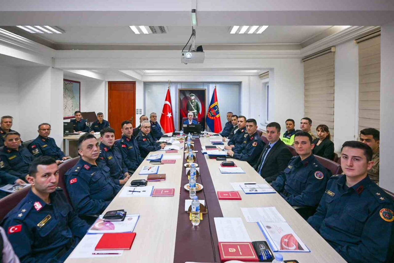 VALİ TURAN JANDARMADAN BRİFİNG ALDI