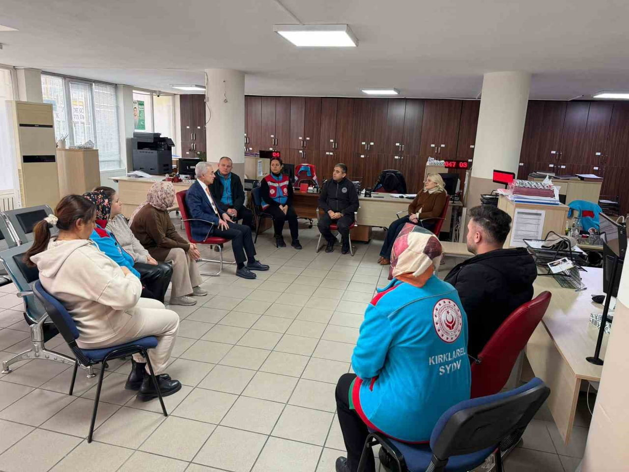 VALİ UĞUR TURAN, KIRKLARELİ SOSYAL YARDIMLAŞMA VE DAYANIŞMA VAKFI MÜDÜRLÜĞÜNÜ (SYDV) ZİYARETİNDE...