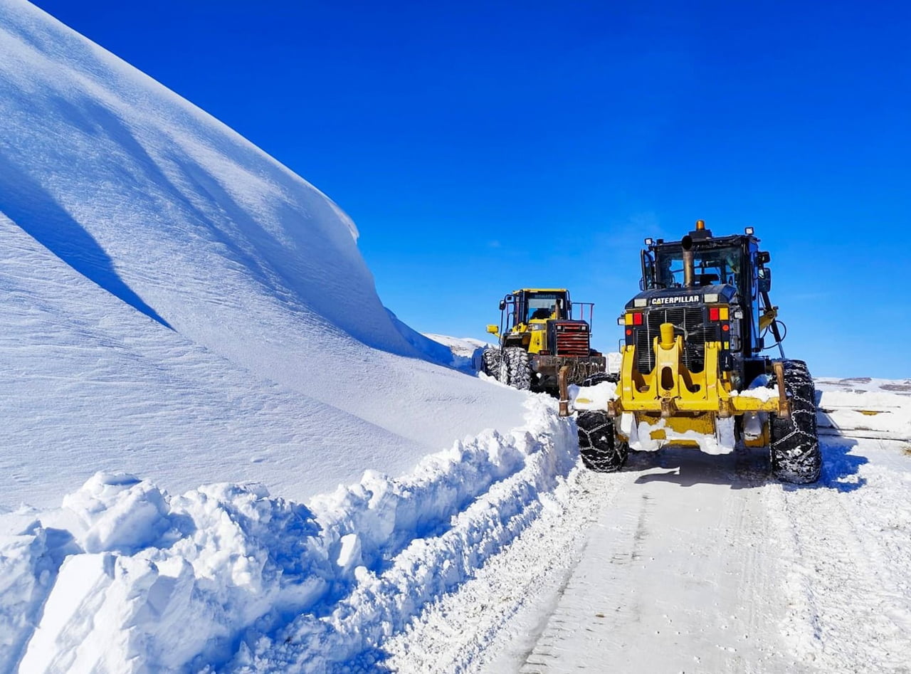 VAN GENELİNDE 2 HAFTADAN BU YANA ETKİLİ OLAN KAR YAĞIŞI GÜNLÜK YAŞAMI OLUMSUZ ETKİLERKEN, KENT...