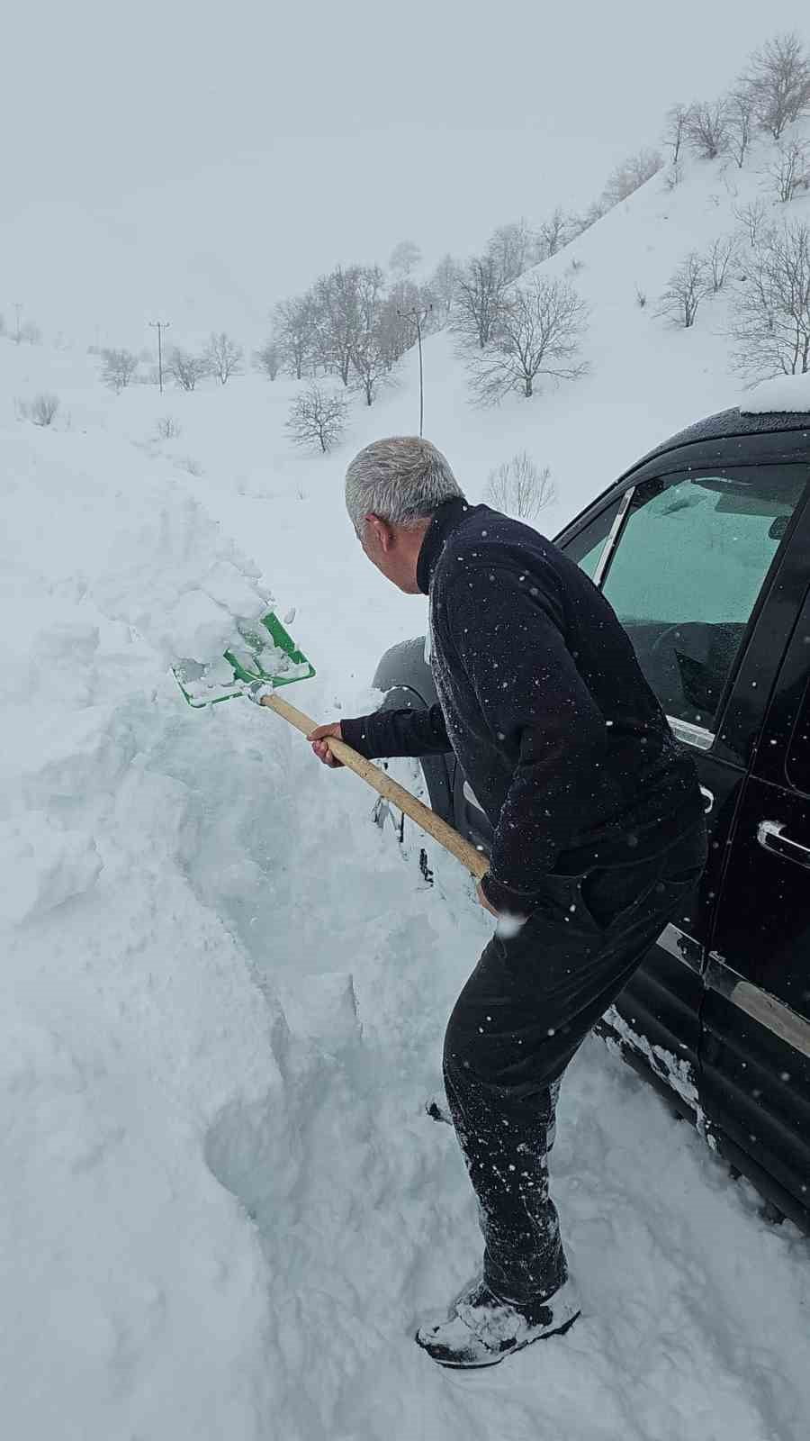 VAN’IN BAHÇESARAY İLÇESİNDE MEYDANA GELEN ÇIĞ OLAYINDA, İÇİNDE AYNI AİLEDEN DÖRT KİŞİNİN BULUNDUĞU...
