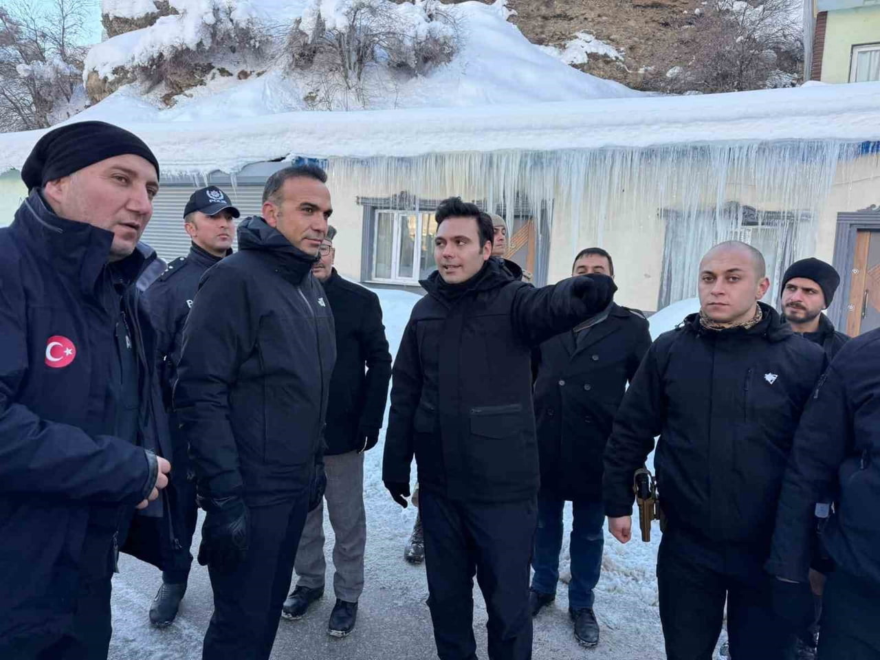 VAN’IN ÇATAK İLÇESİNDE MEYDANA GELEN ÇIĞ AFETİ SONRASI AFAD VE İLGİLİ KURUMLAR SAHADA...