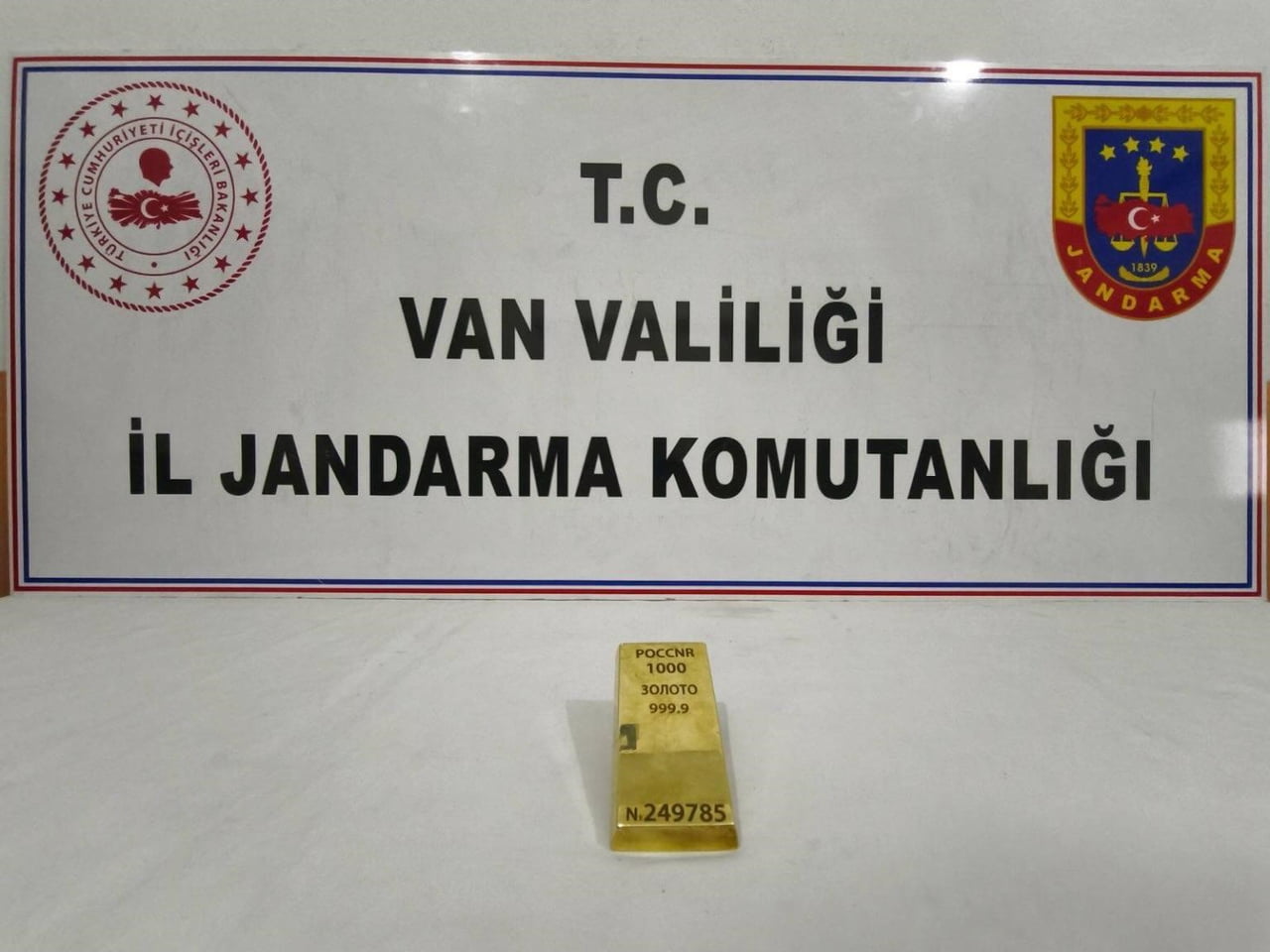 VAN’IN ERCİŞ İLÇESİNDE JANDARMA EKİPLERİNCE YÜRÜTÜLEN ÇALIŞMALAR SONUCUNDA 1 KİLOLUK KÜLTÇE ALTIN...