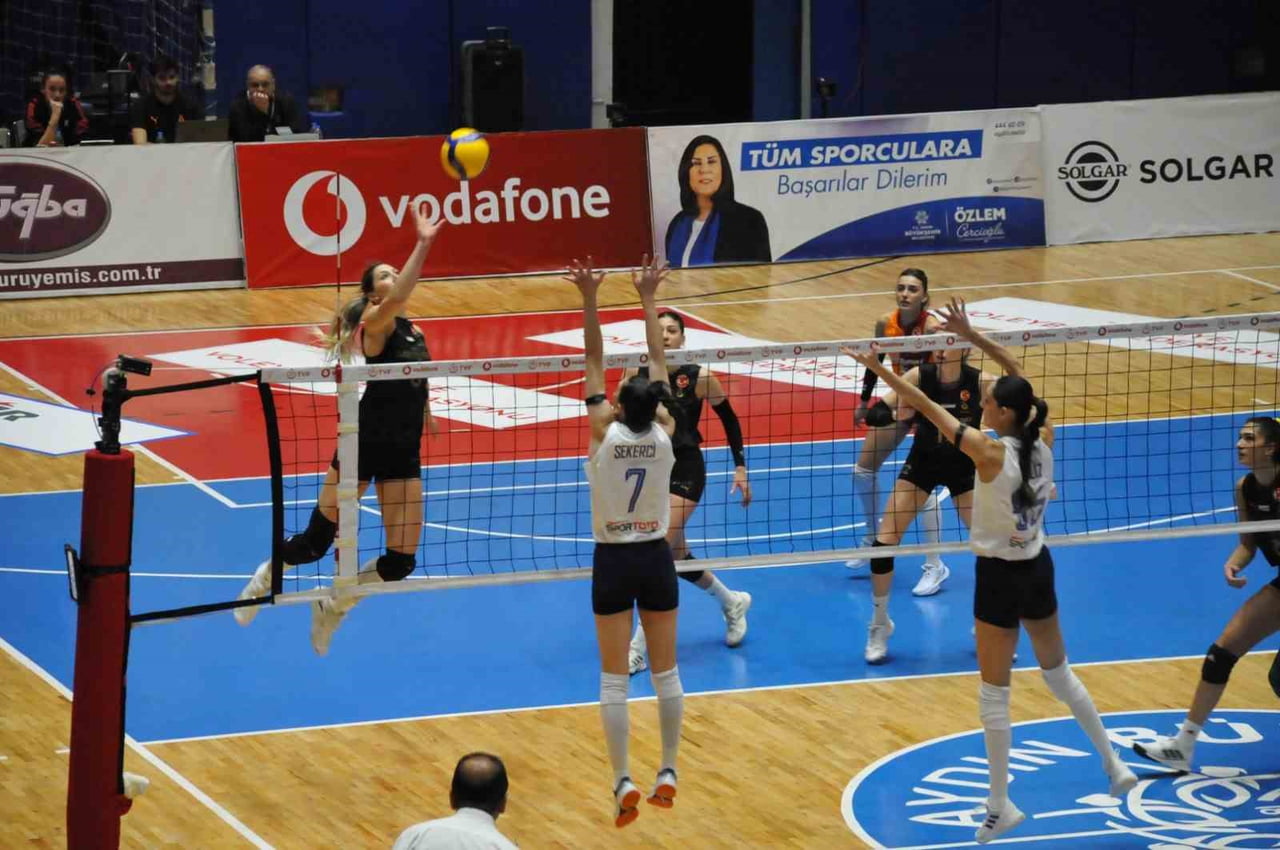 VODAFONE SULTANLAR LİGİ'NİN 14. HAFTASINDA AYDIN BÜYÜKŞEHİR BELEDİYESPOR, SAHASINDA KARŞILAŞTIĞI...