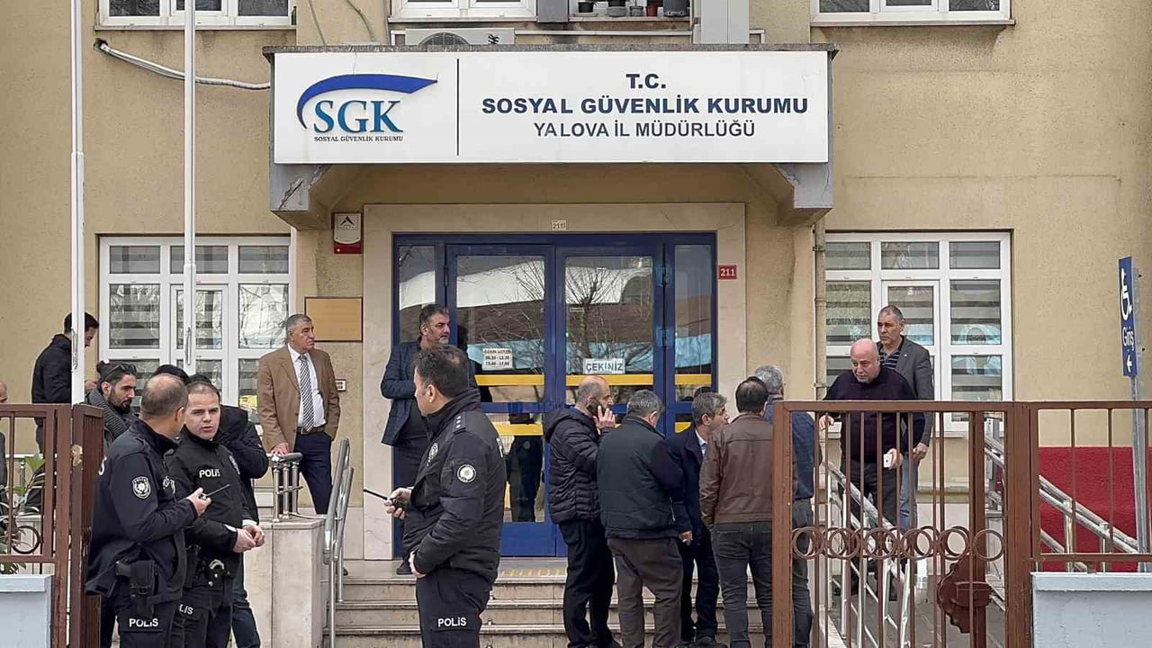 YALOVA SGK İL MÜDÜRLÜĞÜ BİNASINDA KURUM TARAFINDAN İCRA EDİLEN BİR VATANDAŞ MÜDÜRLÜK AVUKATINA...