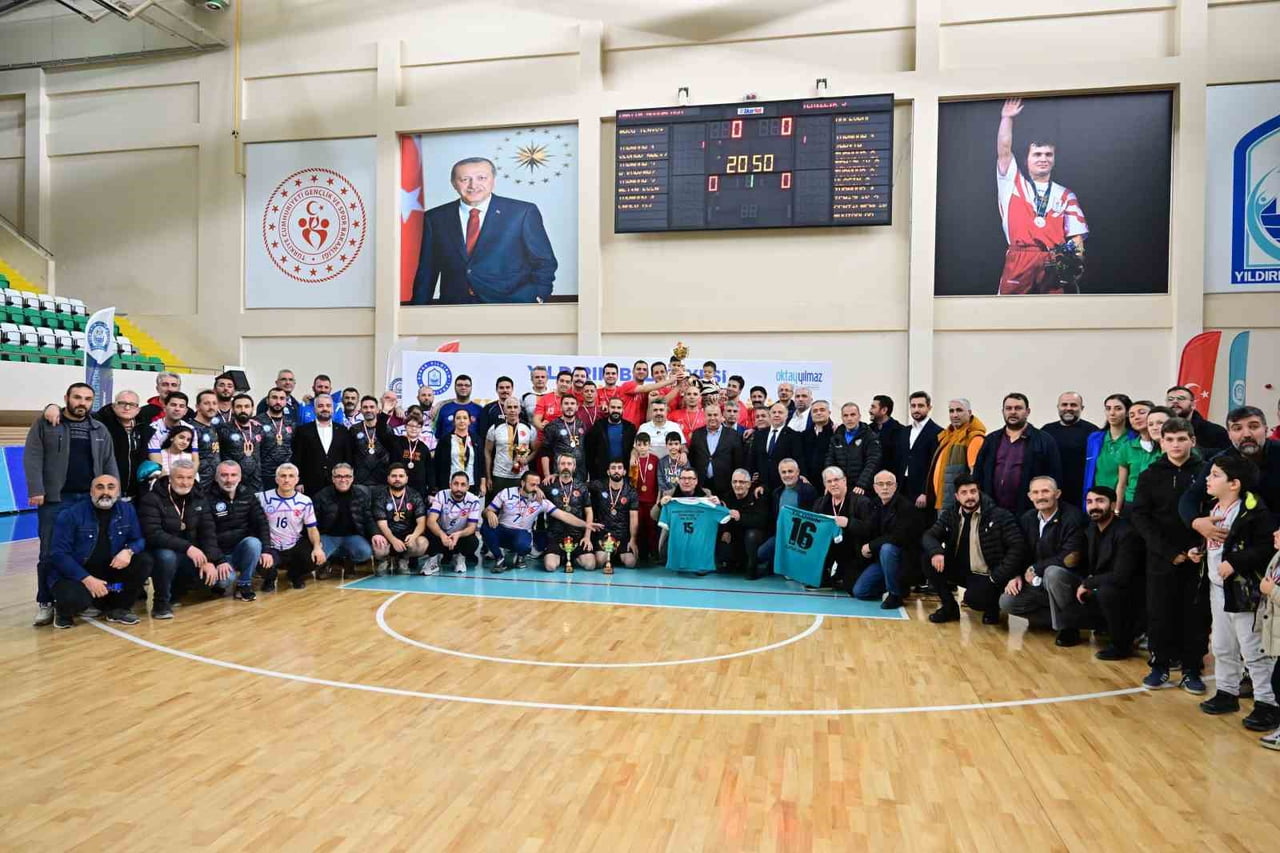 YILDIRIM BELEDİYESİ ÇALIŞANLARI ARASINDA DÜZENLENEN GELENEKSEL BİRİMLER ARASI VOLEYBOL TURNUVASI...