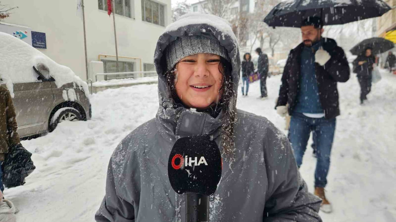 YOĞUN KAR YAĞIŞI VE YILBAŞI TATİLİYLE BİRLİKTE OKULLARA VERİLEN ARA, TUNCELİ’DE EN ÇOK ÇOCUKLARI...