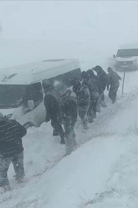 YOLDA MAHSUR KALAN ARAÇLAR