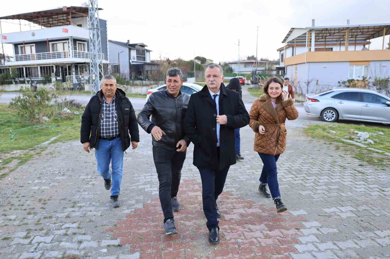 YUNUSEMRE BELEDİYE BAŞKANI SEMİH BALABAN, YUNTDAĞI BÖLGESİNDE YER ALAN KÜÇÜKSÜMBÜLLER MAHALLESİ’Nİ...