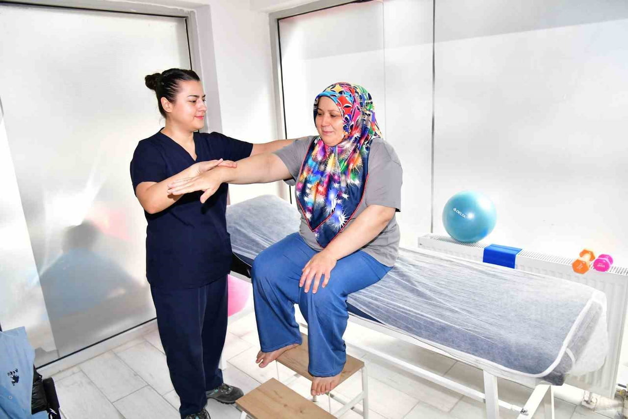 YUNUSEMRE BELEDİYESİ, 2025 YILI BOYUNCA SAĞLIK İŞLERİ MÜDÜRLÜĞÜ ARACILIĞIYLA HALK SAĞLIĞI...