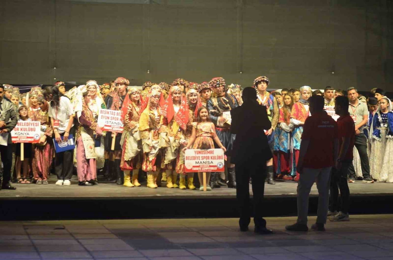 YUNUSEMRE BELEDİYESPOR, 2025 YILINDA ELDE ETTİĞİ SPORTİF BAŞARILAR VE HAYATA GEÇİRDİĞİ SOSYAL...