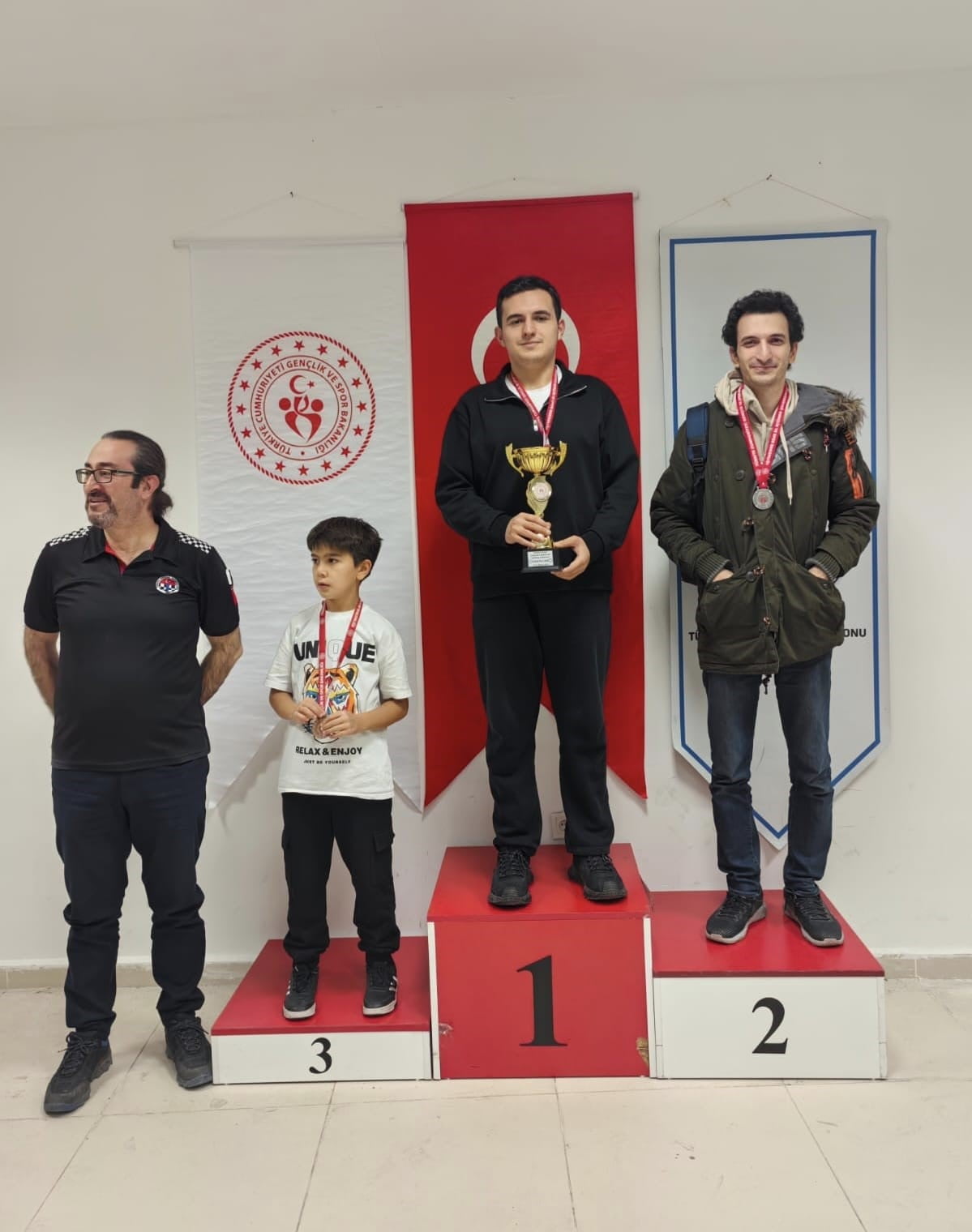 YUNUSEMRE BELEDİYESPOR’UN BAŞARILI SATRANÇ SPORCUSU ENES KAYA, ESKİŞEHİR’DE DÜZENLENEN TÜRKİYE...