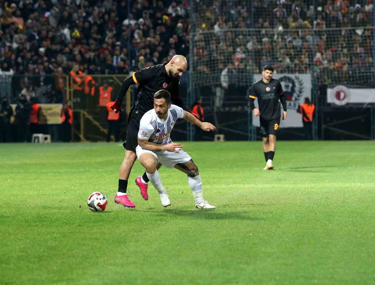 ZİRAAT TÜRKİYE KUPASINDA FETHİYESPOR, SAHASINDA GALATASARAY İLE KARŞILAŞIYOR. MÜSABAKADA İLK YARI...