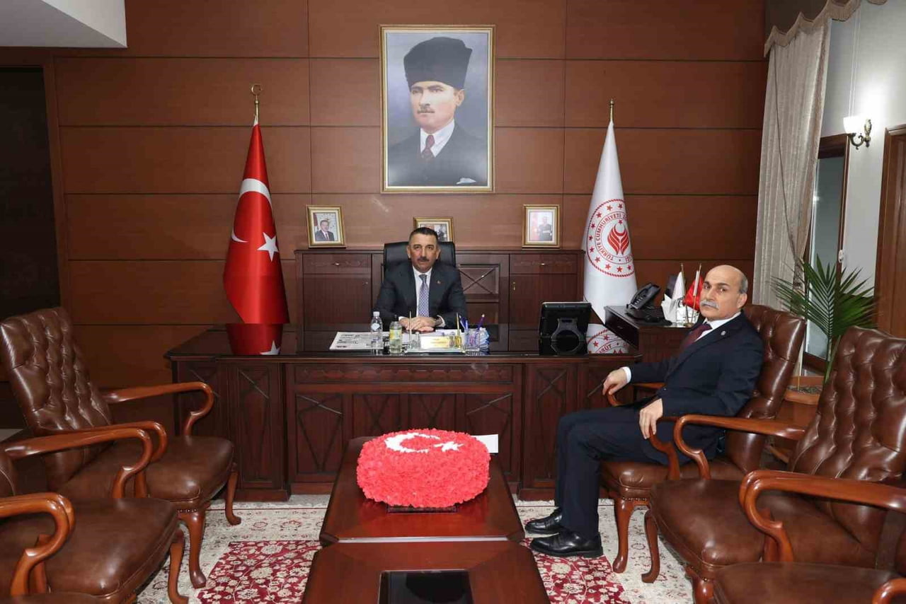 ZONGULDAK VALİSİ OSMAN HACIBEKTAŞOĞLU, TÜRKİYE TAŞKÖMÜRÜ KURUMU (TTK) GENEL MÜDÜRÜ MUHARREM KİRAZ...