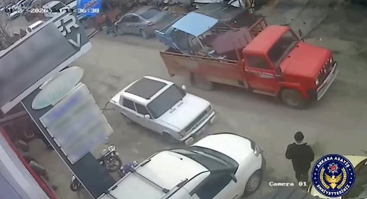 ANKARA’DA OTO HIRSIZLIĞINA YÖNELİK YÜRÜTÜLEN ÇALIŞMALARDA, ÇALINTI ARAÇLARI ORGANİZE ŞEKİLDE YOK...