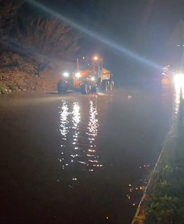 AYDIN GENELİNDE ETKİLİ OLAN SAĞANAK YAĞIŞ DOLAYISIYLA SÖKE VE KUŞADASI YOLLARI GİDİŞ VE GELİŞ...