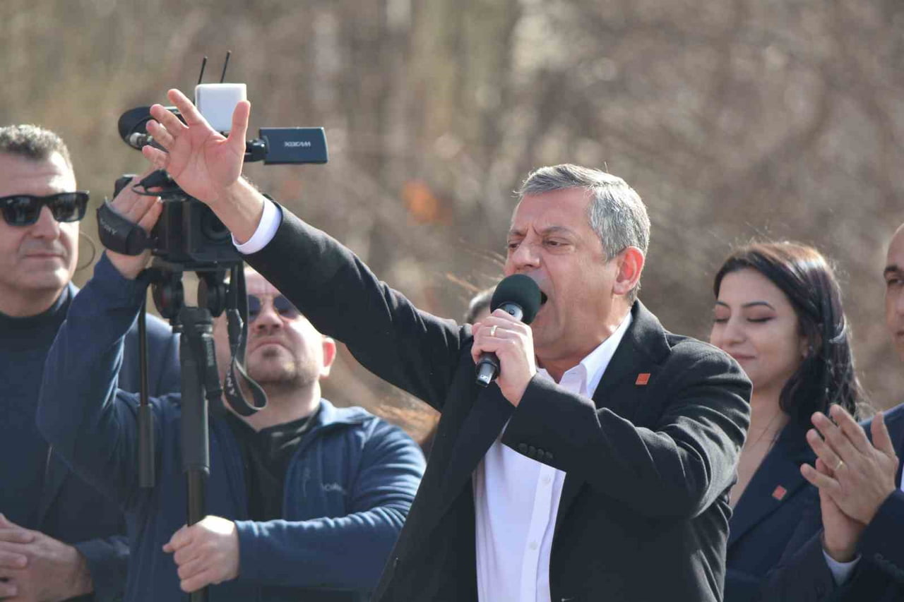ÇORUM’DA KONUŞAN CHP GENEL BAŞKANI ÖZGÜR ÖZEL, "TÜRKİYE’YE CUMHURİYETİ GETİREN, SONRA ÇOK PARTİLİ...