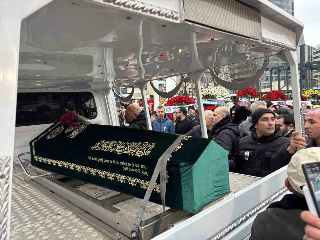 İSTANBUL'DA GEÇİRDİĞİ KALP KRİZİ SONRASI TEDAVİ GÖRDÜĞÜ HASTANEDE HAYATINI KAYBEDEN ŞARKICI FATİH...