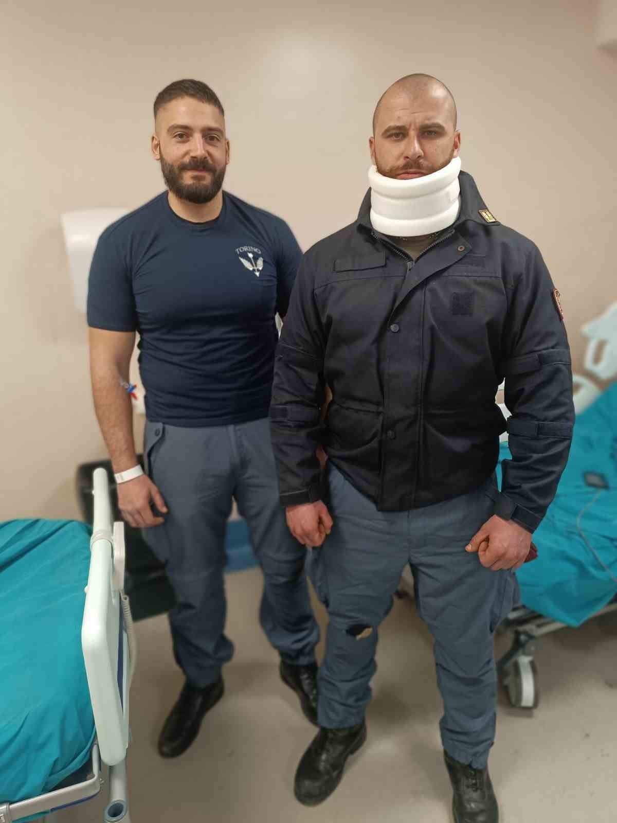 İTALYA'NIN TORİNO KENTİNDE DÜN SOL GÖRÜŞLÜ BİR KÜLTÜR MERKEZİNİN KAPATILMASINA KARŞI DÜZENLENEN...