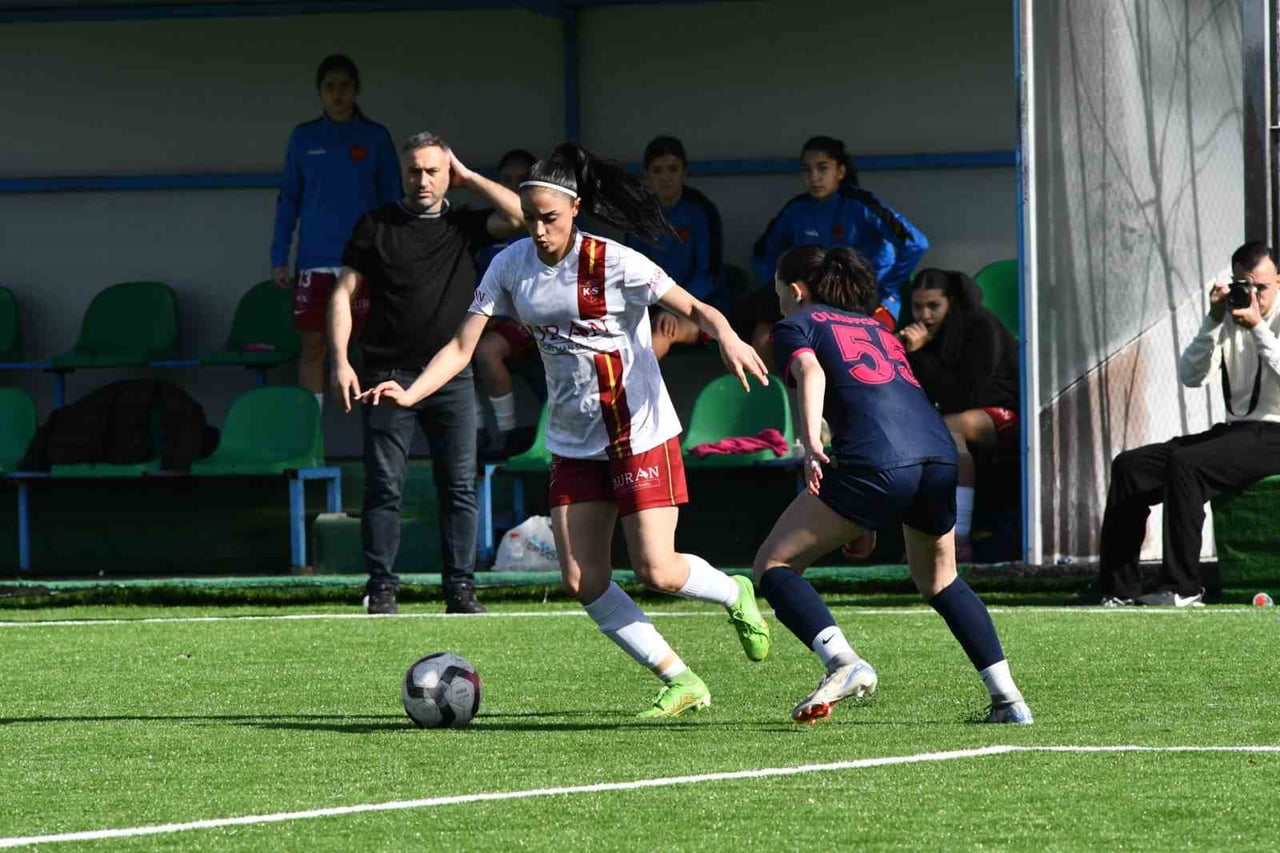 TFF KADINLAR 1. LİG A GRUBU LİDERİ AURAN KAYSERİ KADIN FK; LİGİN 11. HAFTASINDA EVİNDE OYNADIĞI...