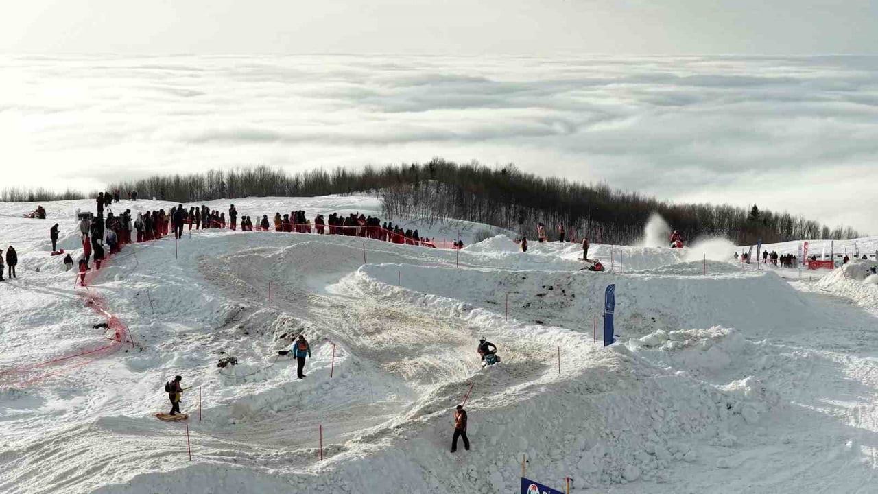 ULUSLARARASI MOTOSİKLET FEDERASYONU (FIM) TARAFINDAN DÜZENLENEN SNX TÜRKİYE DÜNYA KAR MOTOSİKLETİ...
